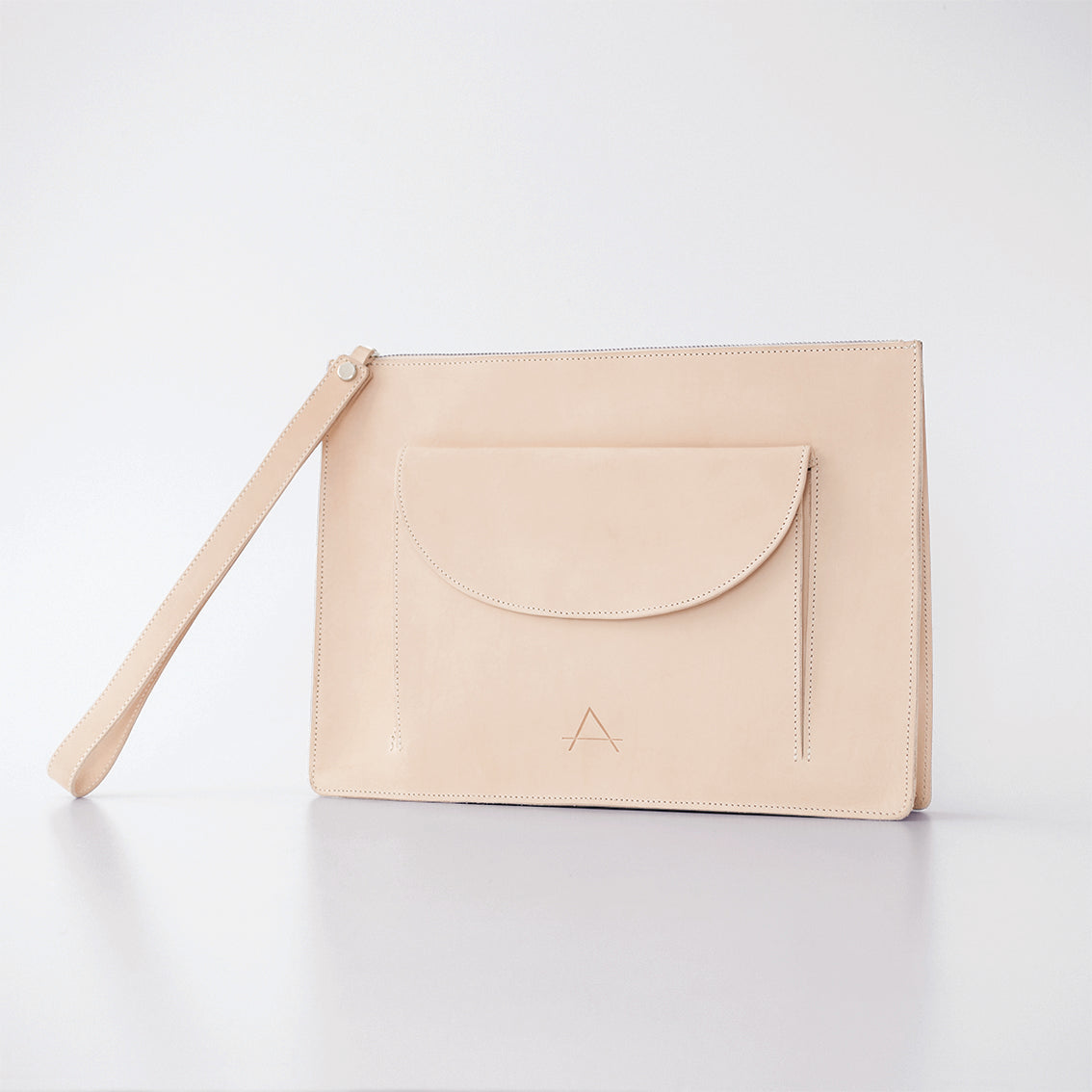 INÊS | Clutch