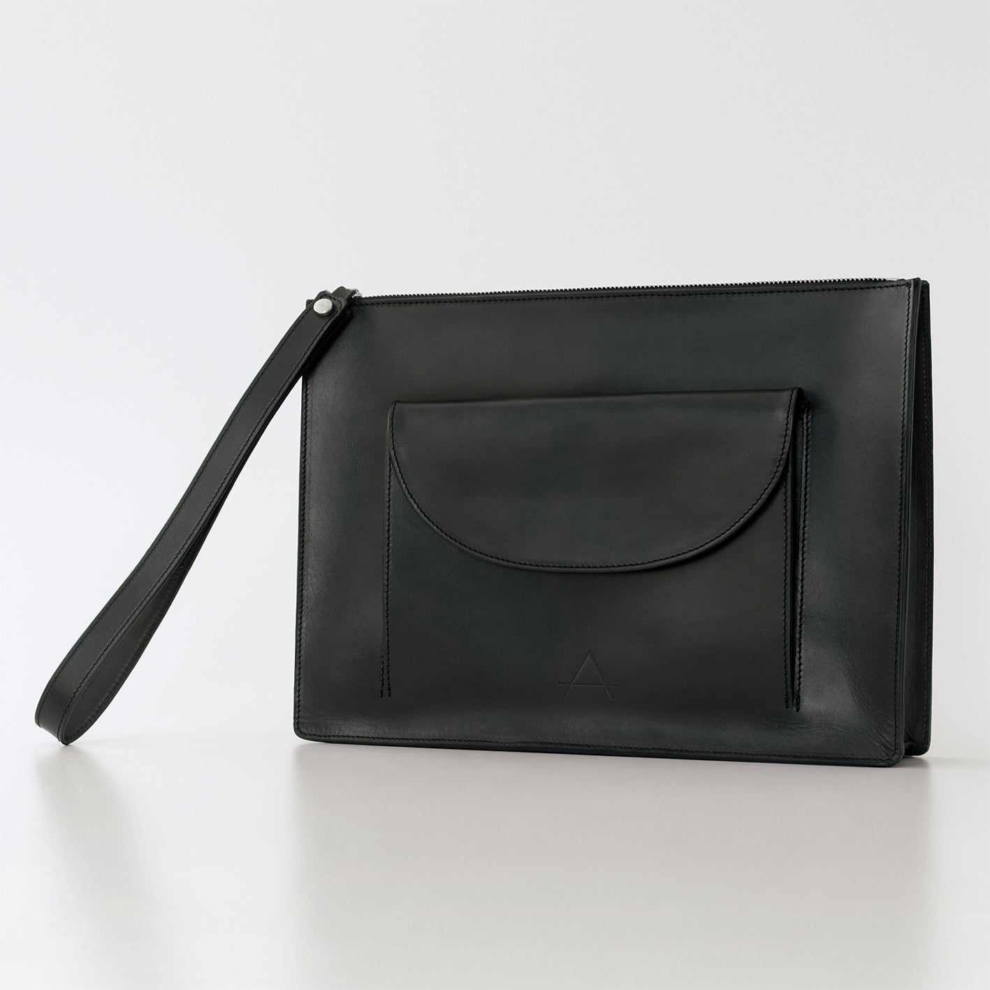 INÊS | Clutch