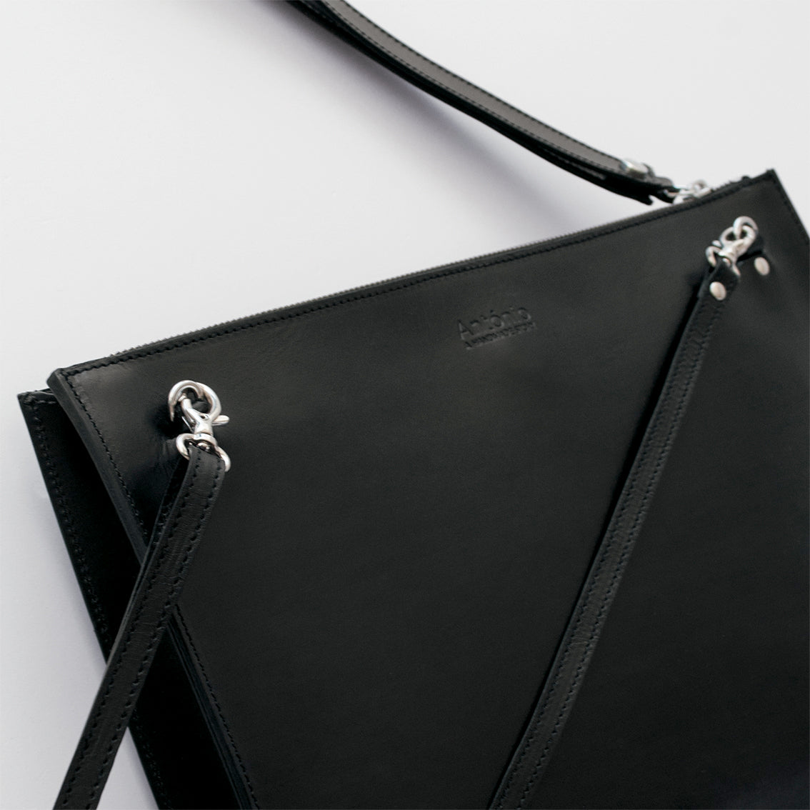 INÊS | Clutch